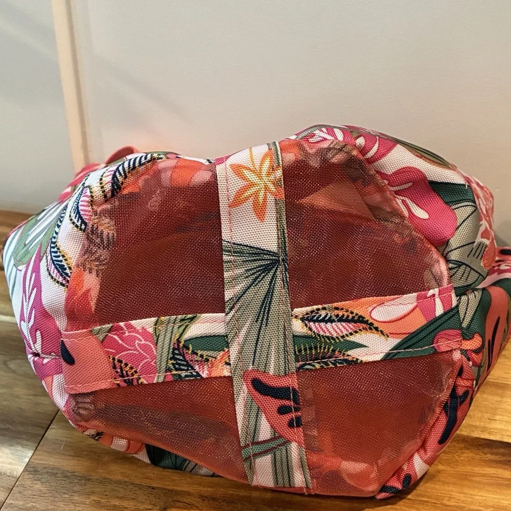 Vera Bradley ReActive Shower Caddy Rain Forest Canopy Coral Floral Dorm Tote